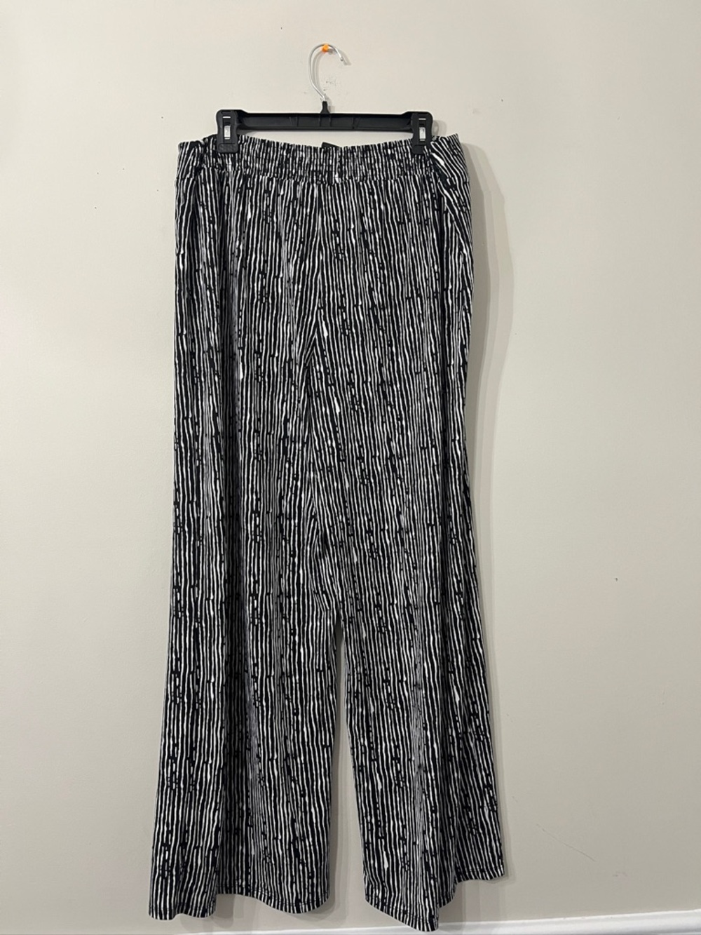 Sharagano Black and White Striped Wide-Leg Pants